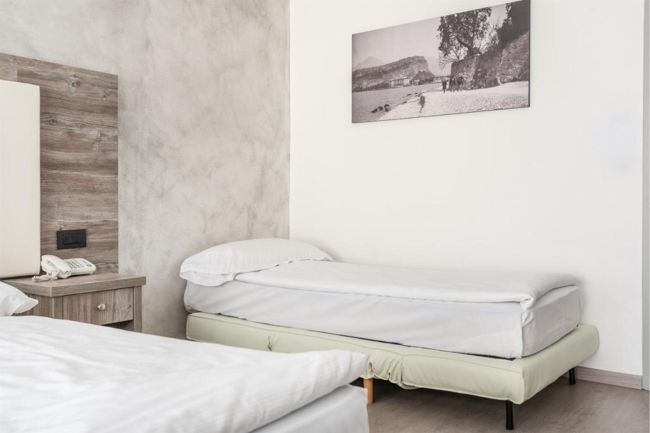 Hotel De Nac Torbole Sul Garda Exterior foto